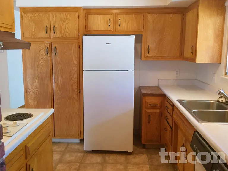535 Gregory Way — Photo 4