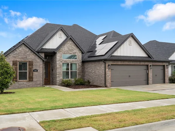1805 Abbott Ln, Pea Ridge, AR 72751
