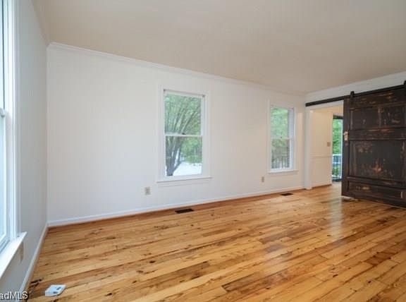 5th image of 2501 Tinderbox Ln