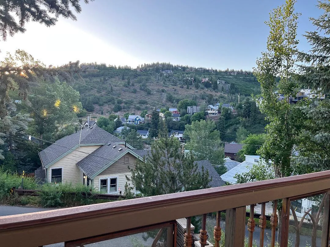 5 bed, 3678 sqft, $7,000 — Photo 4