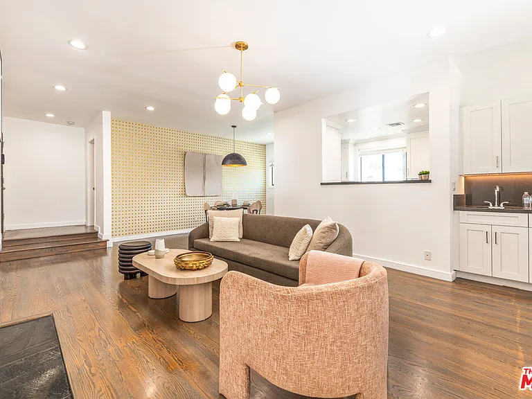 8911 Cynthia St #9 — Photo 4