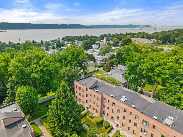 14 S Broadway #7-2B, Irvington, NY 10533