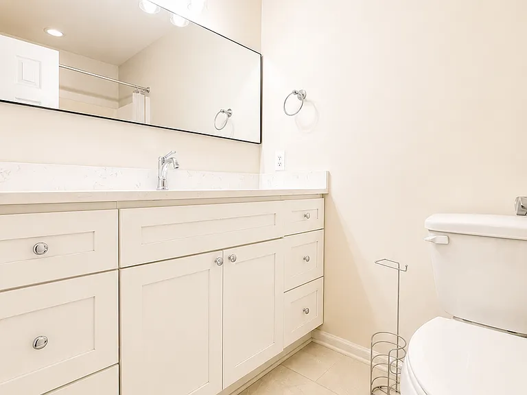 113 N College St #201 — Photo 10