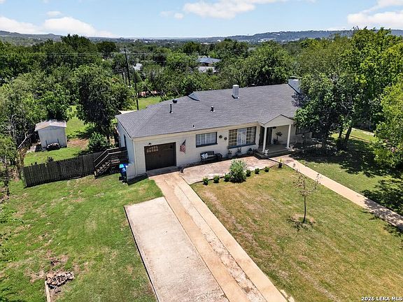5th image of 713 Bluebell Rd.