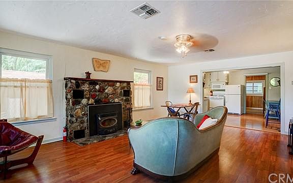 4th image of 9570 Glenhaven Dr