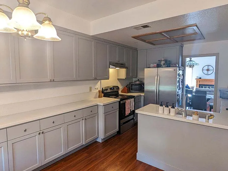 942 La Mesa Ter #B — Photo 4