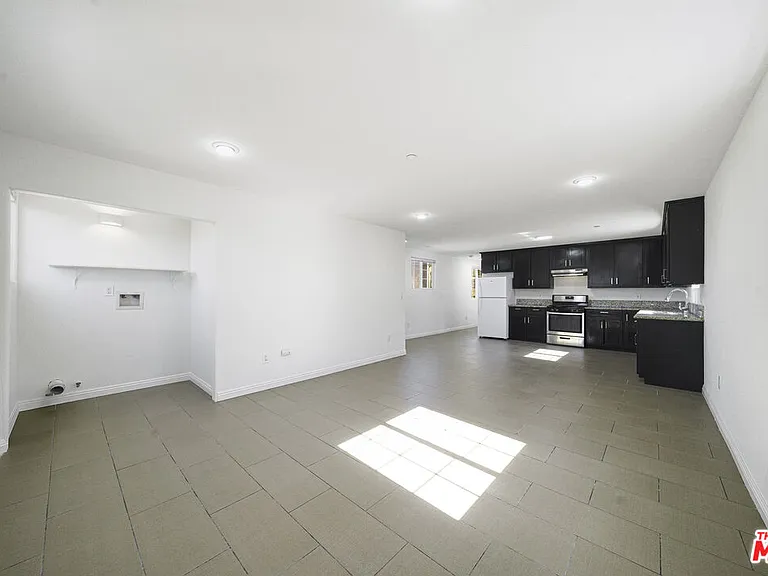 10952 Wilmington Ave #10952 — Photo 3