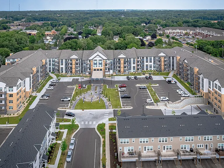 Oaks Landing 55+ Apartments — Photo 22