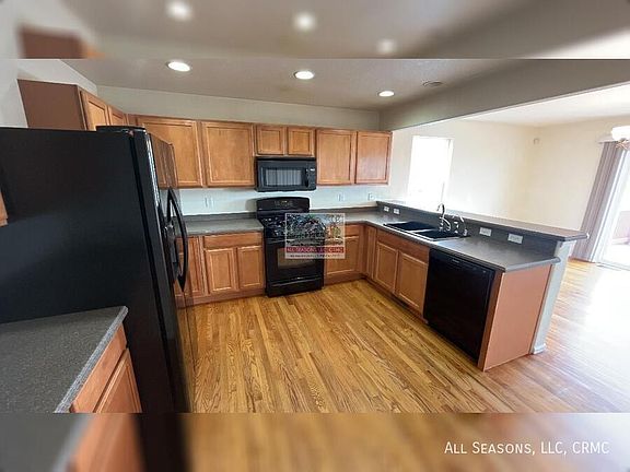 5th image of 8319 Meadowcrest Dr