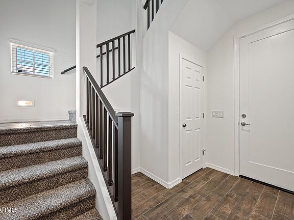 4th image of 687 W BROWNING Place