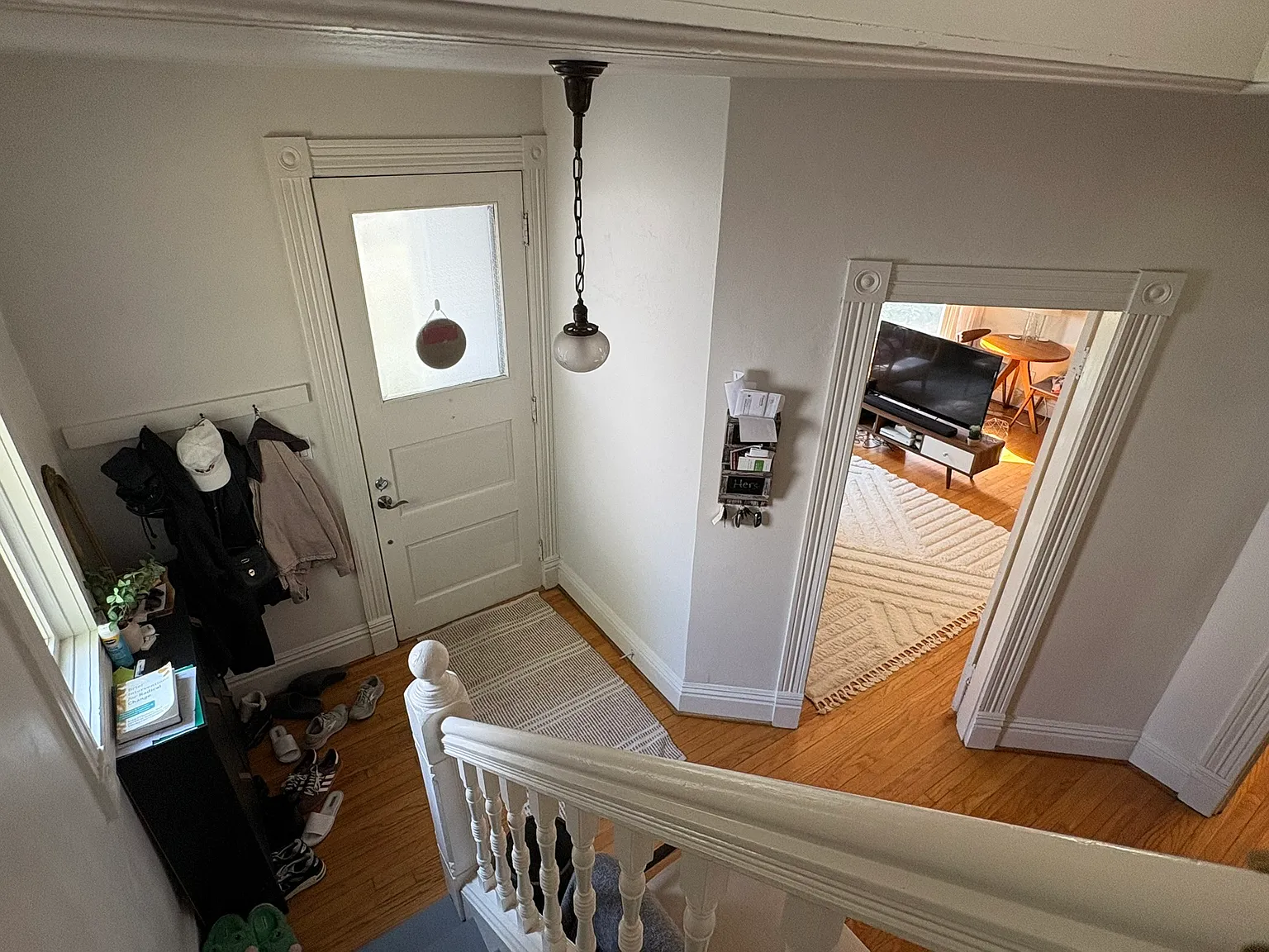 3 bed, 1817 sqft, $2,415 — Photo 2