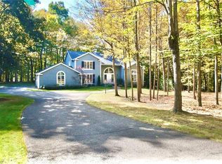 7505 Muirwood Ct, Chagrin Falls, OH 44023