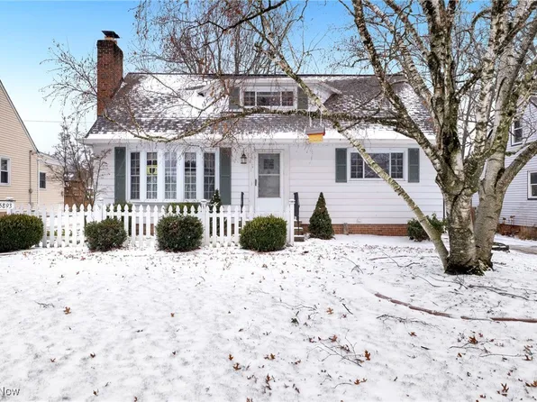 15893 Parklawn Ave, Middleburg Heights, OH 44130