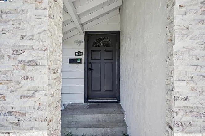 3 bed, 2.5 bath, 1544 sqft, $4,650 — Photo 2