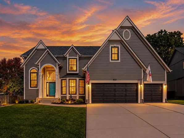 8408 W 129th Ter, Overland Park, KS 66213