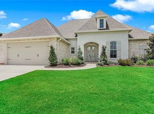 210 W Longview Ct, Madisonville, LA 70447