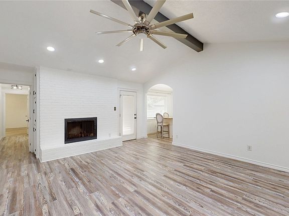 5th image of 1817 Laura Ln