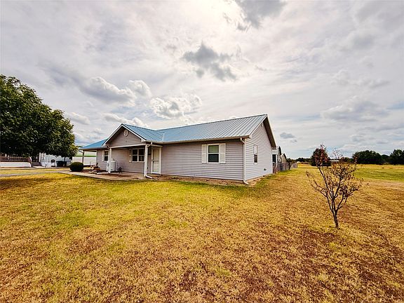 3rd image of 801 County Road 1895