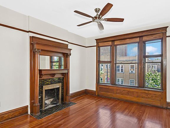3rd image of 3333 N Lincoln Ave #2