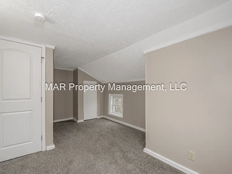 251 W Harris Ave — Photo 11