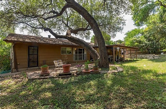 2nd image of 2108 Four Oaks Ln