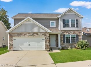 2063 Stillwater Dr, Davison, MI 48423