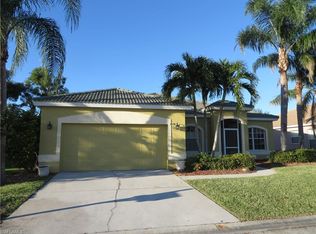 11092 Lakeland Cir, Fort Myers, FL 33913