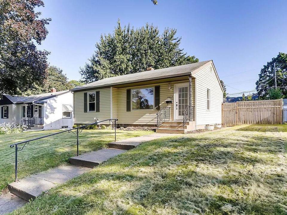 1st image of 1867 Iowa Ave E