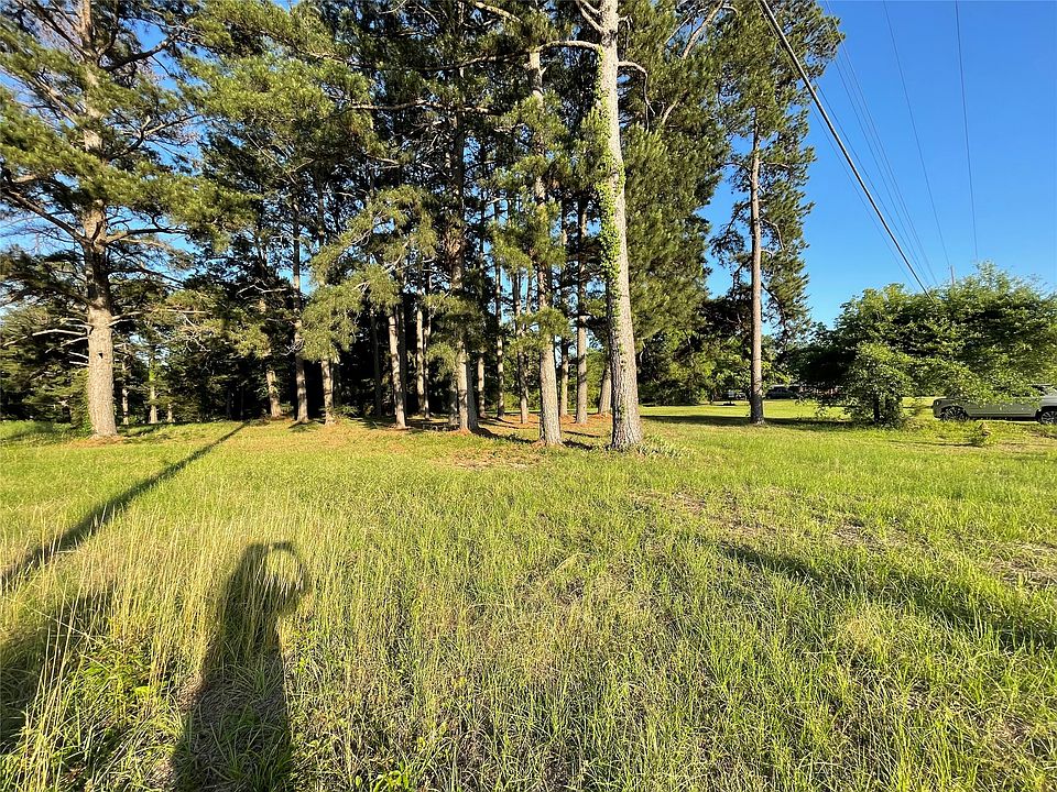 2nd image of 601 Cemetery Rd