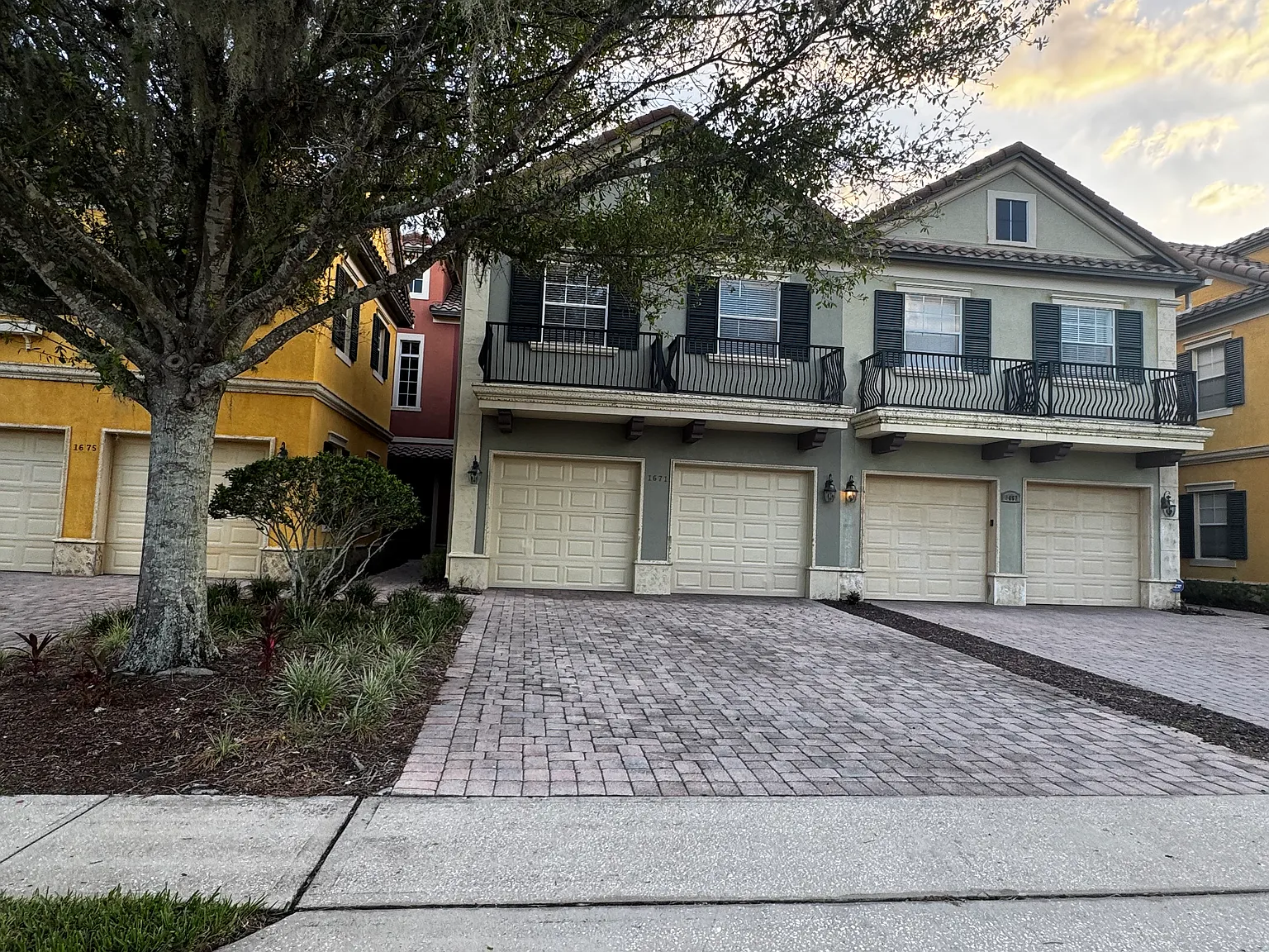 1671 Lake Side Ave — Photo 1