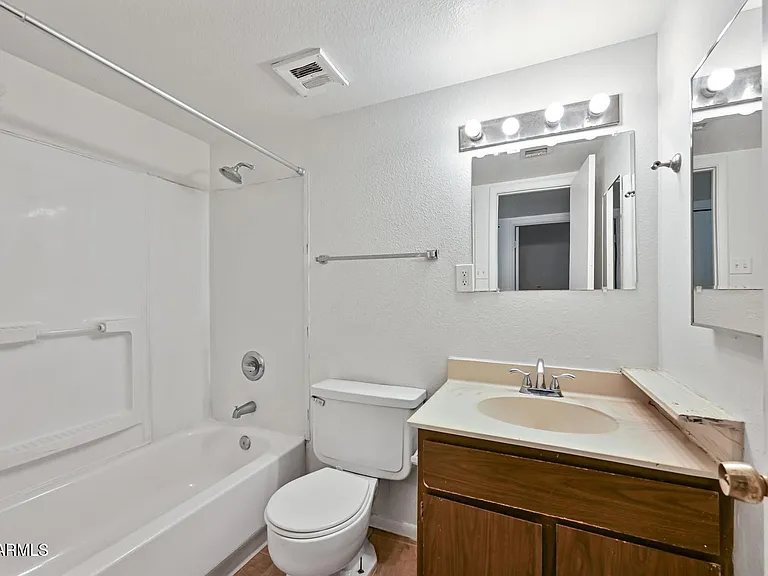 3959 W Palomino Rd — Photo 15