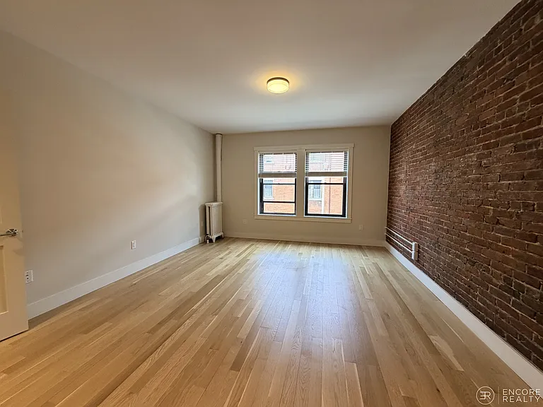 29 Longwood Ave #303 — Photo 8