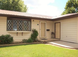 611 Pleasant St, Brooklyn, IA 52211