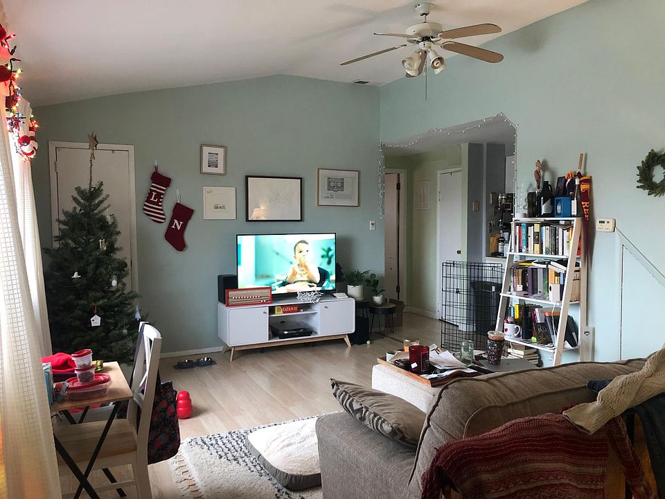 1st image of 15 Cameo Ln
