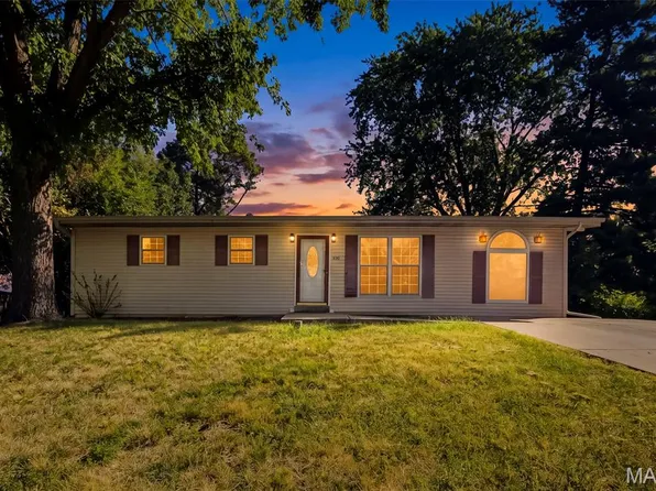 320 View Point Ln, Lake Saint Louis, MO 63367