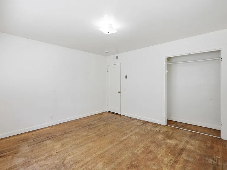 2189 Hilyard St — Photo 10