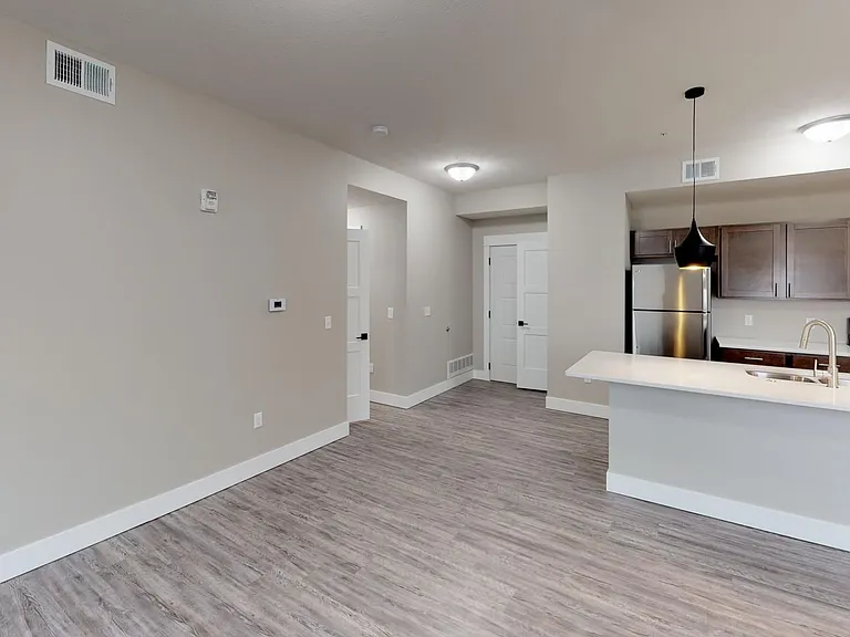 801 W Cedar St — Photo 27