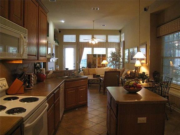 4th image of 6296 Hawthorn Dr