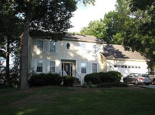 1070 Laura Dr, Dalton, GA 30721