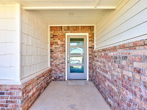 2nd image of 3732 Pettit Blvd