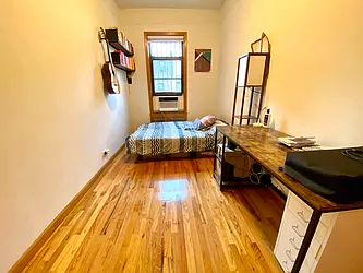 Rented by Harris Philip NYC