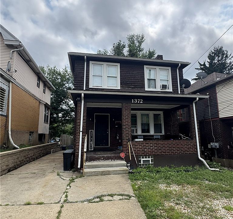 1st image of 1372 Traymore Ave