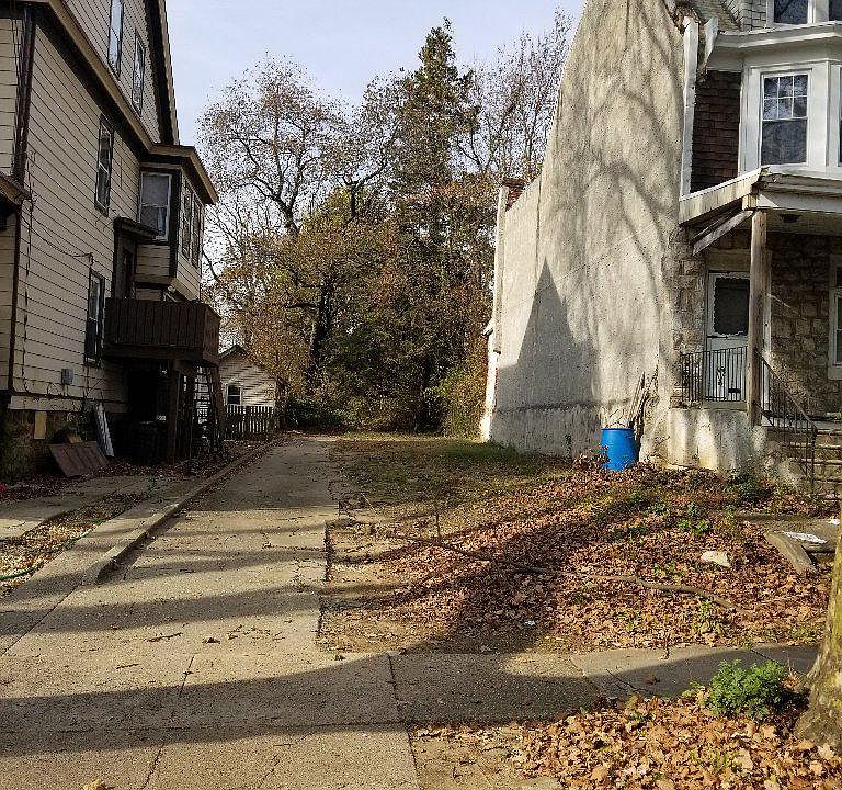 2nd image of 6324 Newtown Ave