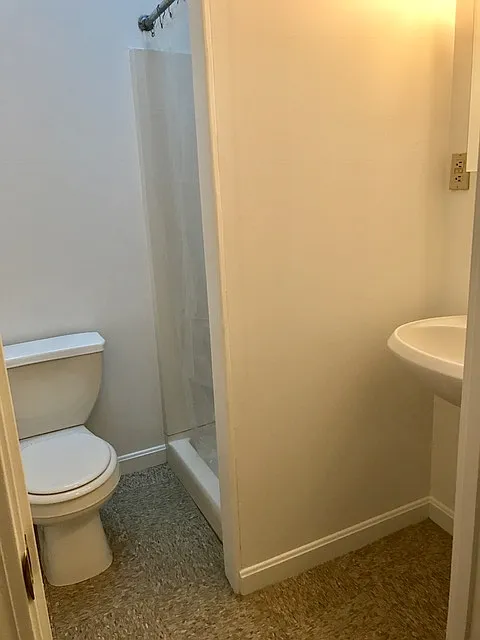 Studio, $2,045 — Photo 4