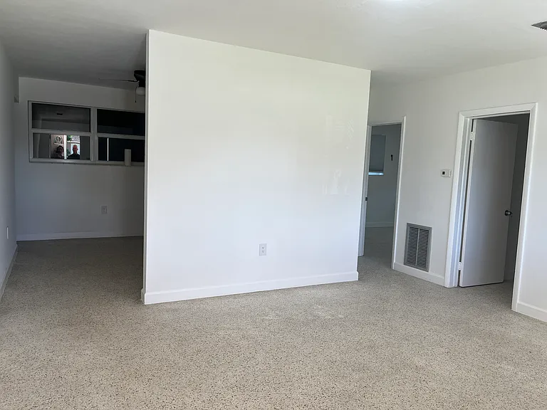 523 SW 78th Pl #523 — Photo 4