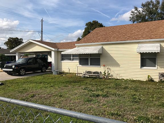 3rd image of 802 Interlachen Pkwy