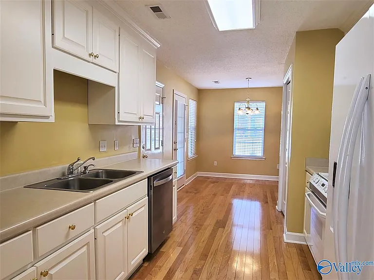5308 Frankford Dr SE — Photo 6