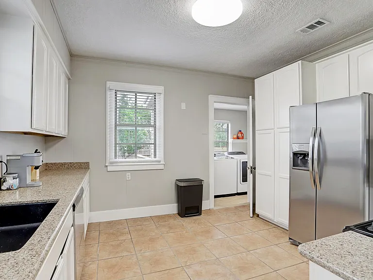 4920 Avenue P — Photo 12