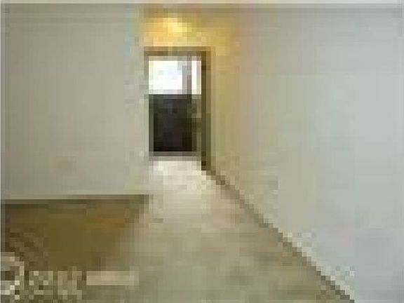 Entry Foyer & Closets