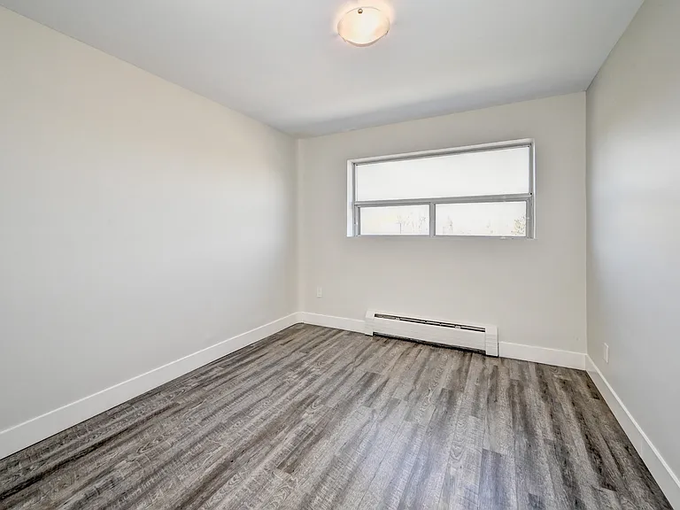 120 Grand Ave — Photo 16